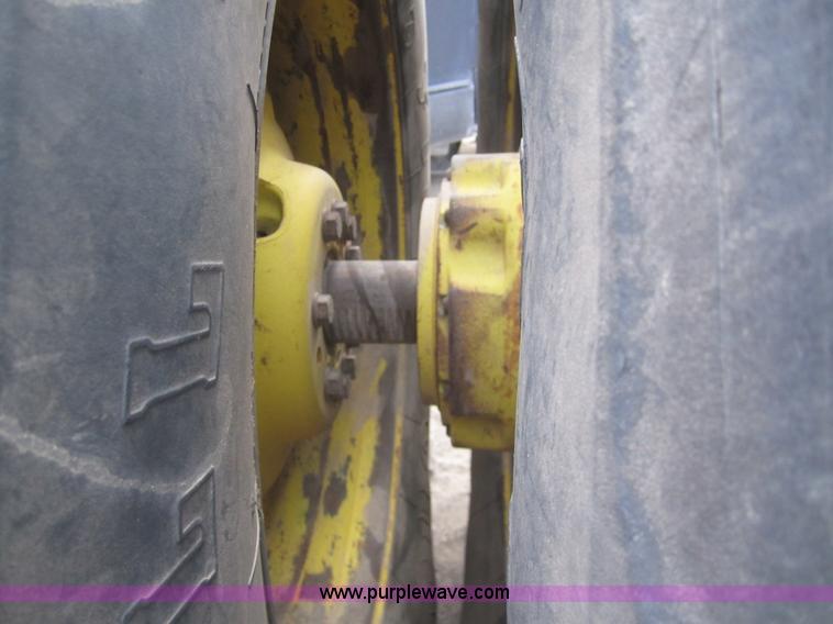 image for item B5690 2004 John Deere 9420 4WD tractor