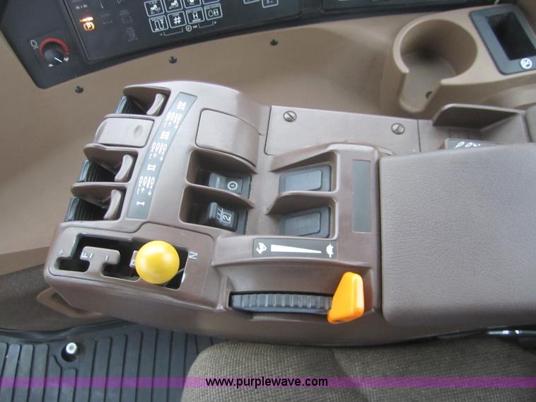 image for item B5691 2004 John Deere 9420 4WD tractor