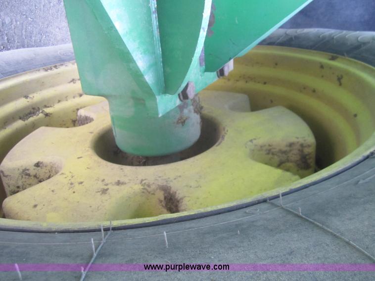 image for item B5691 2004 John Deere 9420 4WD tractor