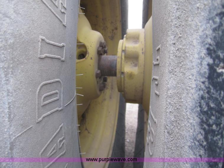 image for item B5691 2004 John Deere 9420 4WD tractor