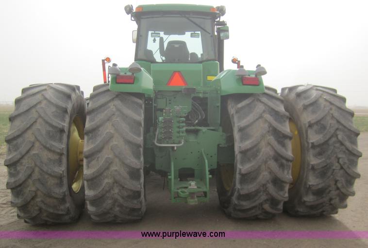 image for item B5692 2003 John Deere 9520 4WD tractor