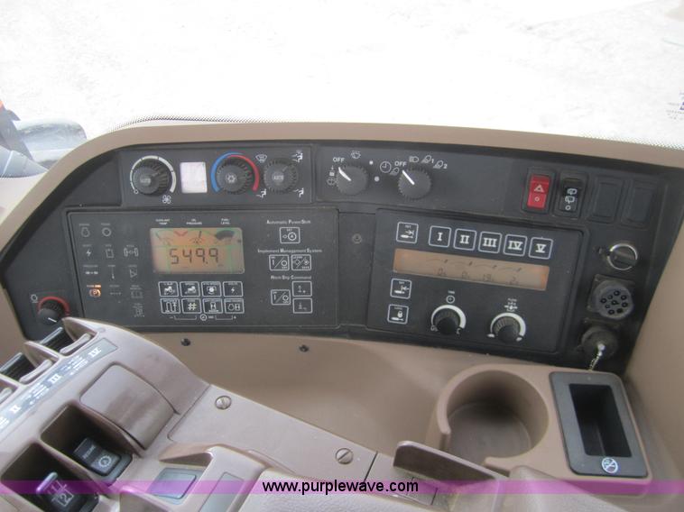 image for item B5692 2003 John Deere 9520 4WD tractor