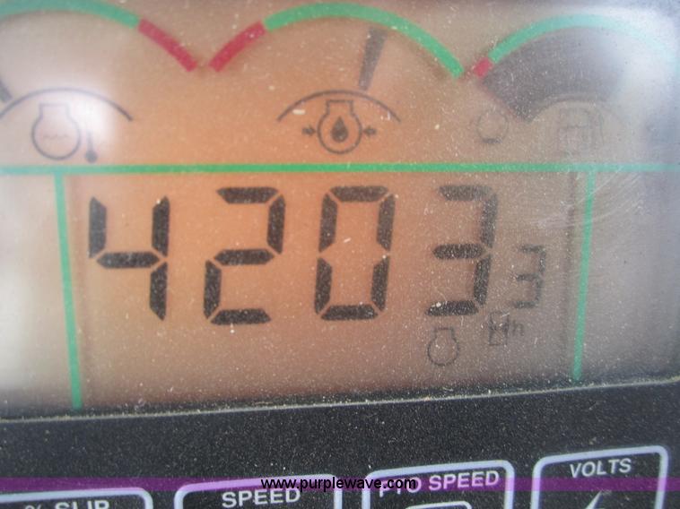 image for item B5692 2003 John Deere 9520 4WD tractor