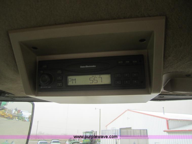 image for item B5692 2003 John Deere 9520 4WD tractor