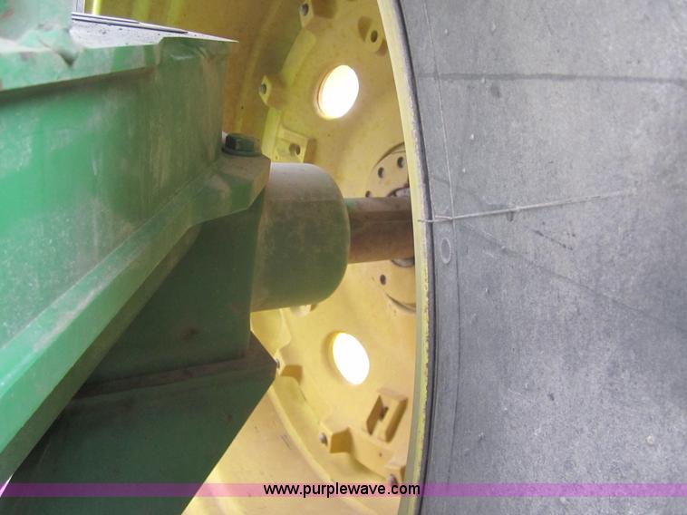 image for item B5692 2003 John Deere 9520 4WD tractor