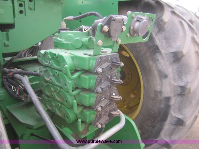image for item B5692 2003 John Deere 9520 4WD tractor