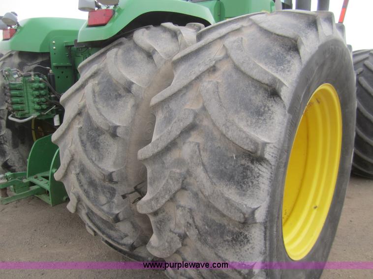 image for item B5692 2003 John Deere 9520 4WD tractor