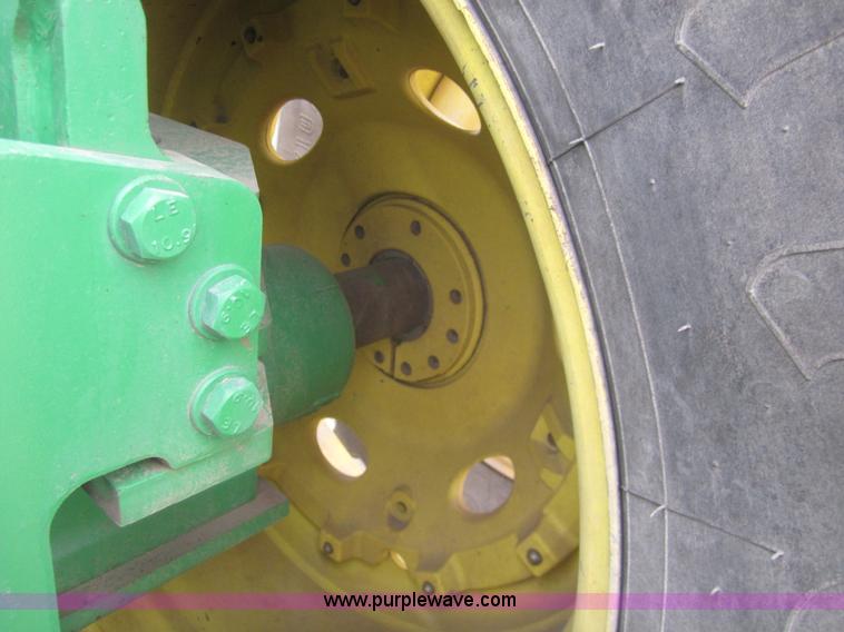 image for item B5692 2003 John Deere 9520 4WD tractor