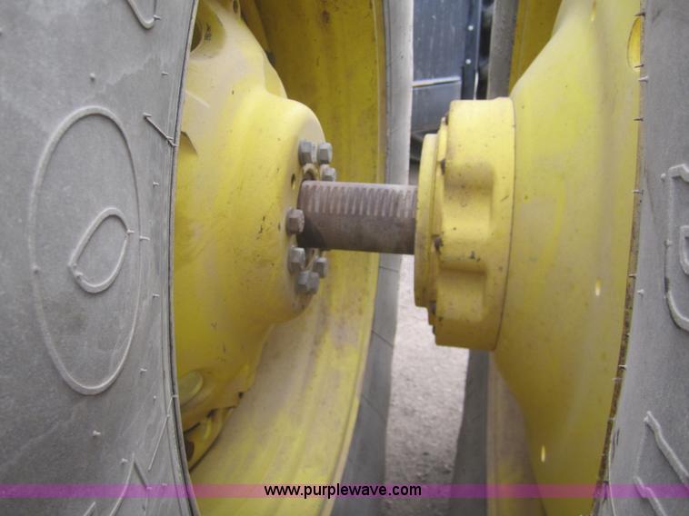 image for item B5692 2003 John Deere 9520 4WD tractor