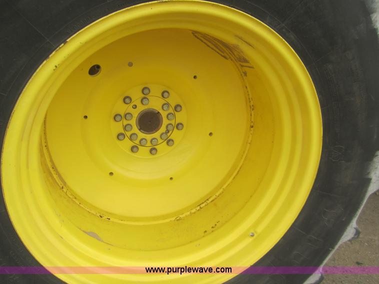 image for item B5692 2003 John Deere 9520 4WD tractor