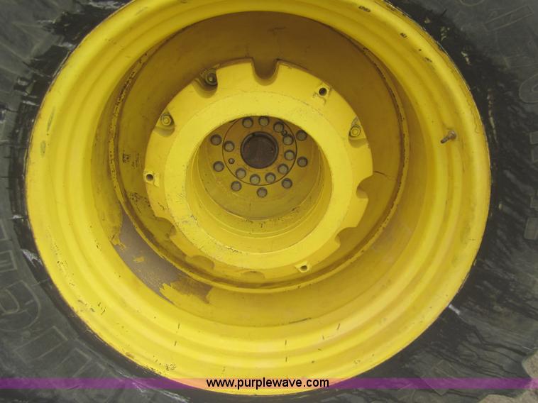 image for item B5692 2003 John Deere 9520 4WD tractor