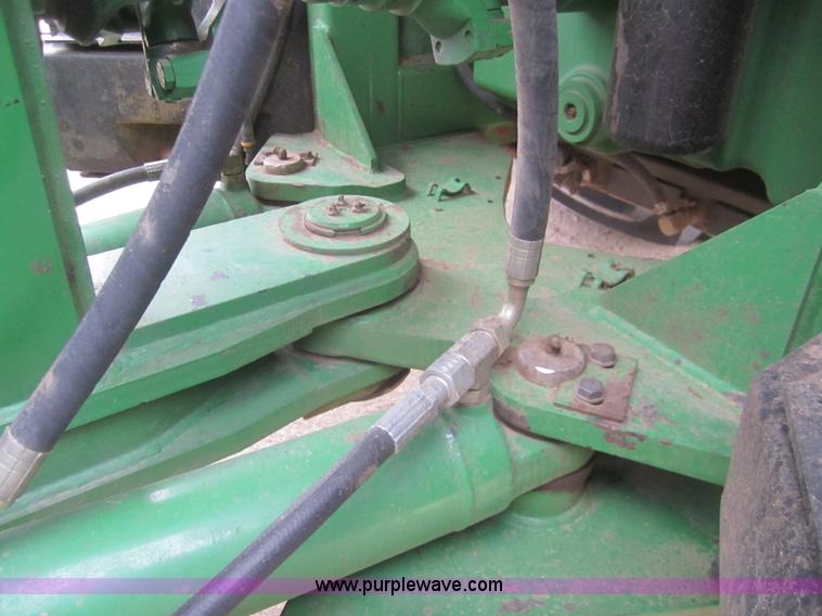 image for item B5692 2003 John Deere 9520 4WD tractor