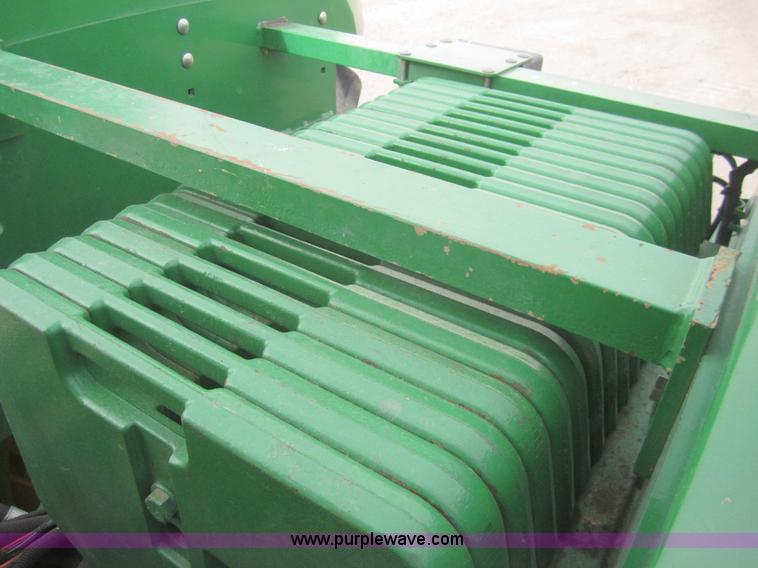 image for item B5692 2003 John Deere 9520 4WD tractor