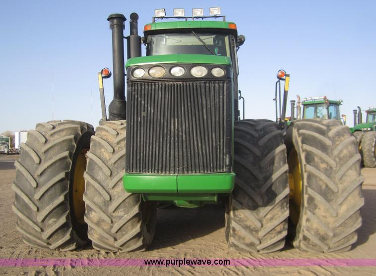 image for item B5693 2004 John Deere 9520 4WD tractor