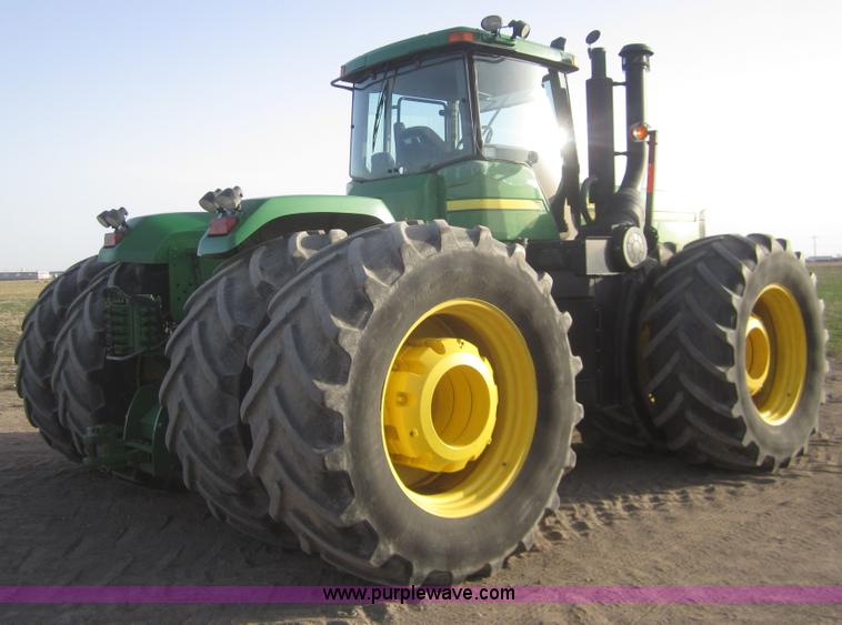 image for item B5693 2004 John Deere 9520 4WD tractor