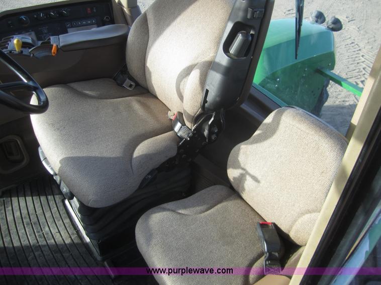 image for item B5693 2004 John Deere 9520 4WD tractor