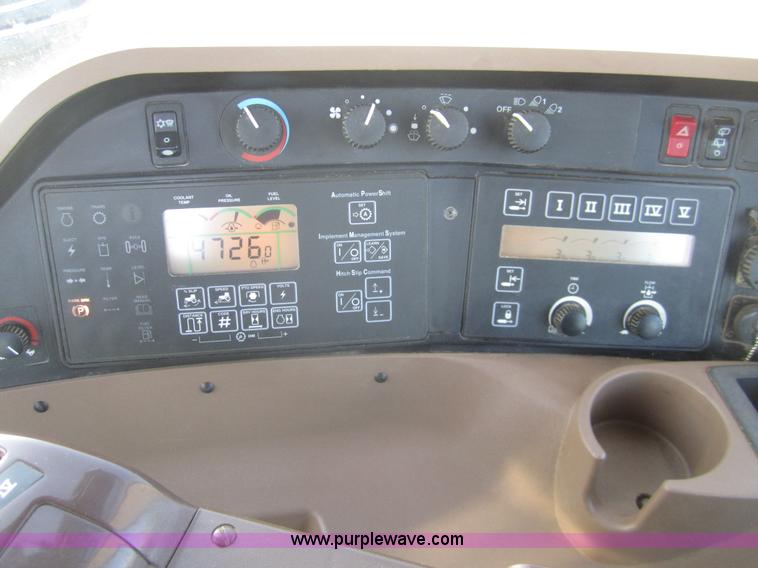 image for item B5693 2004 John Deere 9520 4WD tractor