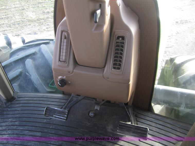 image for item B5693 2004 John Deere 9520 4WD tractor