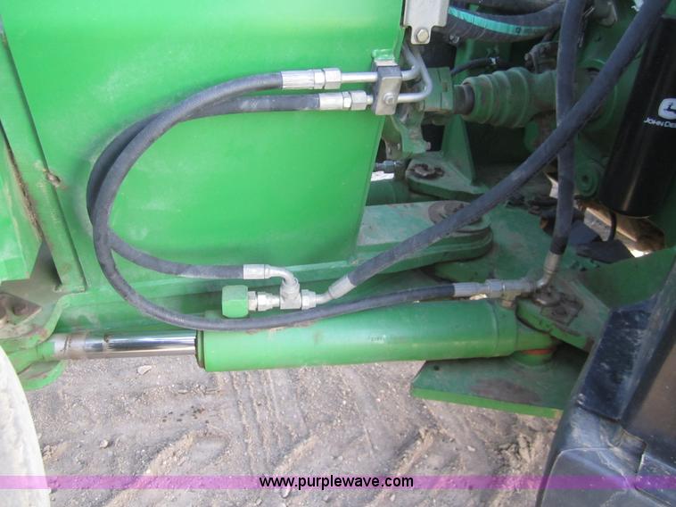 image for item B5693 2004 John Deere 9520 4WD tractor