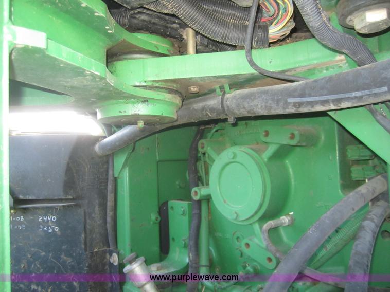 image for item B5693 2004 John Deere 9520 4WD tractor