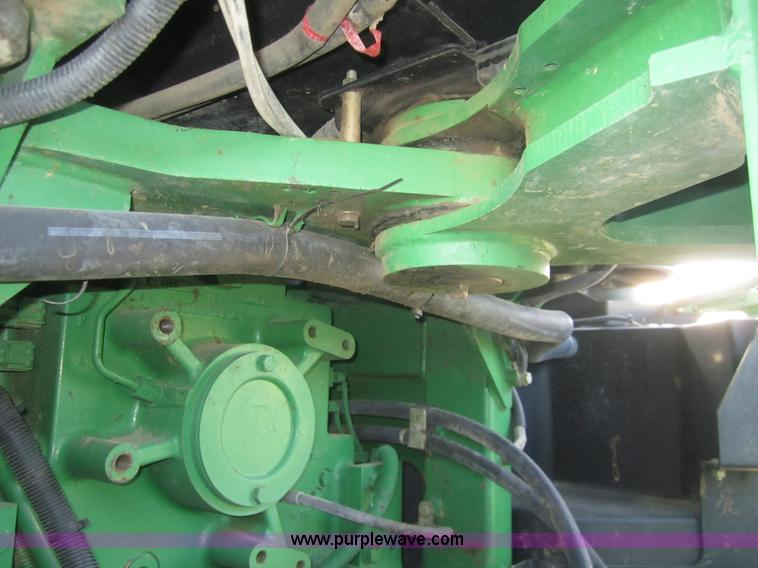 image for item B5693 2004 John Deere 9520 4WD tractor
