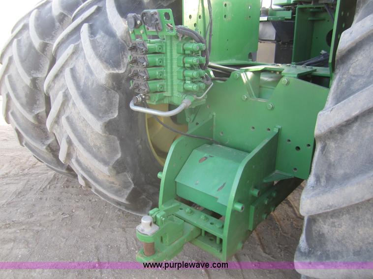 image for item B5693 2004 John Deere 9520 4WD tractor