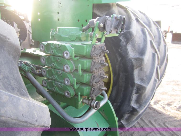 image for item B5693 2004 John Deere 9520 4WD tractor