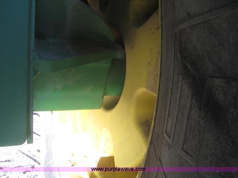 image for item B5693 2004 John Deere 9520 4WD tractor