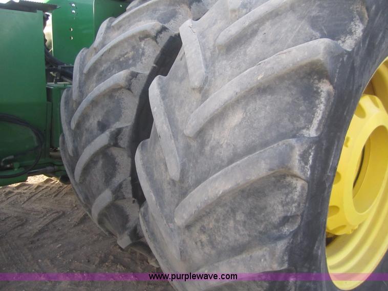 image for item B5693 2004 John Deere 9520 4WD tractor