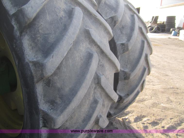 image for item B5693 2004 John Deere 9520 4WD tractor