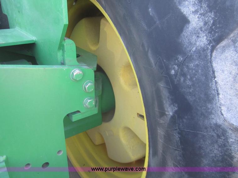 image for item B5693 2004 John Deere 9520 4WD tractor