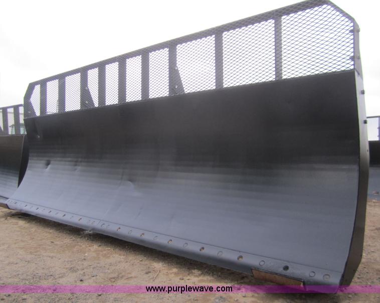 image for item B5694 2006 Leon 4000 14' 4-way dozer blade