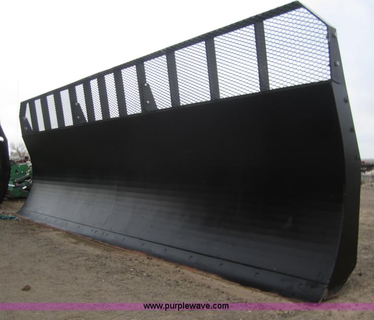 image for item B5698 2009 Leon 4000 16' 6-way dozer blade