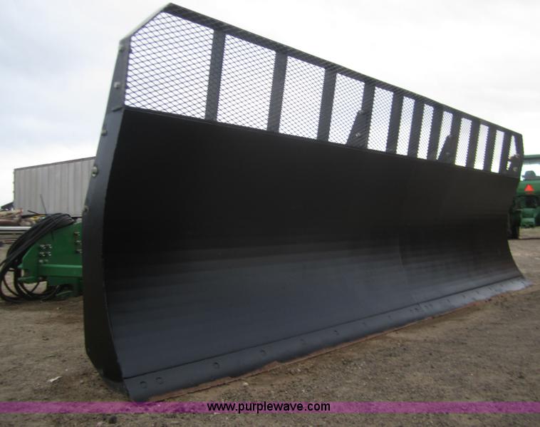 image for item B5698 2009 Leon 4000 16' 6-way dozer blade