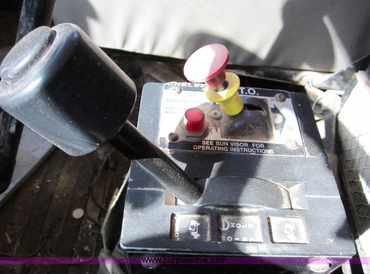 image for item B5699 1983 Mack R686ST silage truck