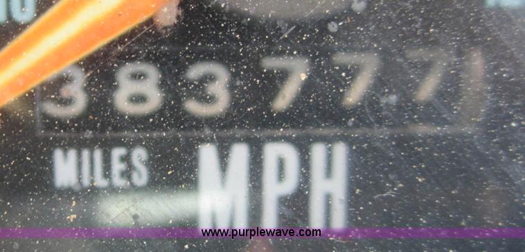 image for item B5699 1983 Mack R686ST silage truck