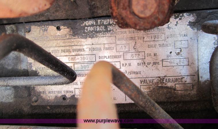 image for item B5699 1983 Mack R686ST silage truck