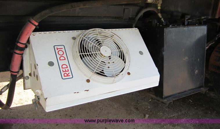 image for item B5699 1983 Mack R686ST silage truck