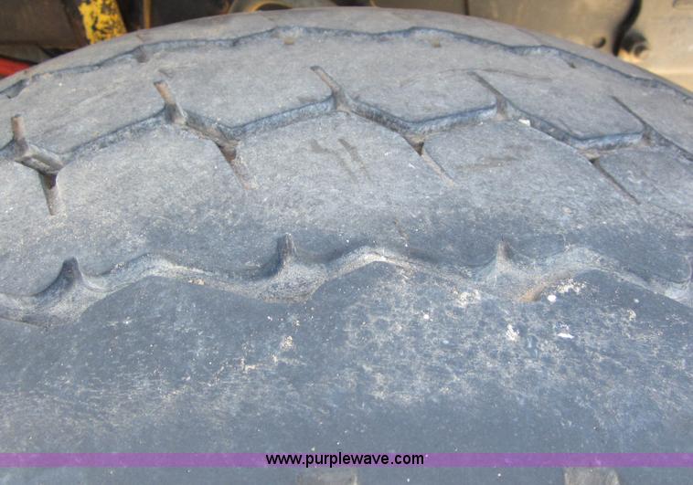 image for item B5699 1983 Mack R686ST silage truck