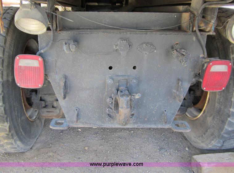 image for item B5699 1983 Mack R686ST silage truck