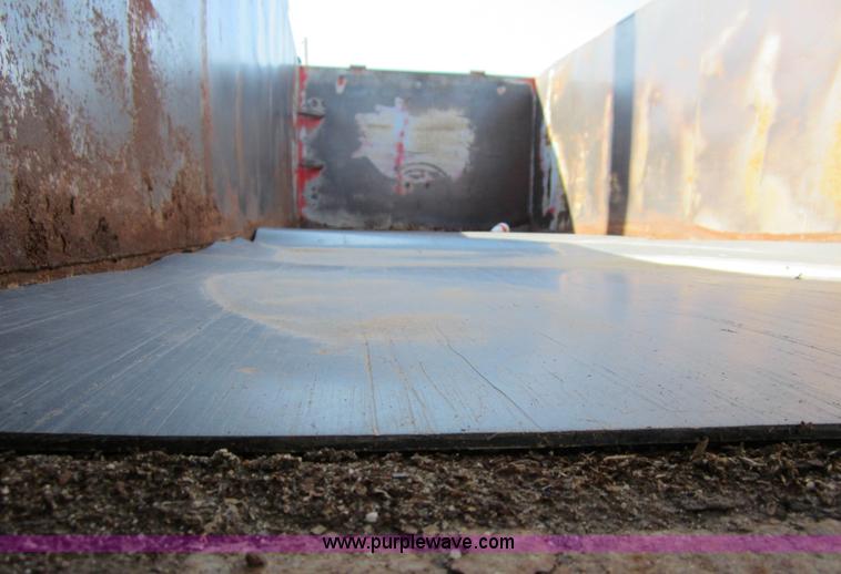 image for item B5699 1983 Mack R686ST silage truck