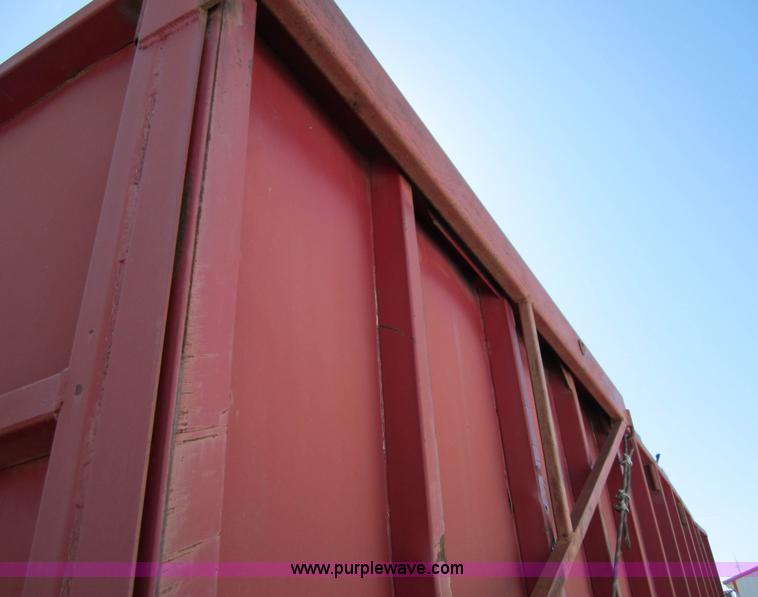 image for item B5699 1983 Mack R686ST silage truck