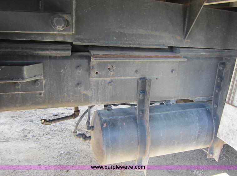 image for item B5699 1983 Mack R686ST silage truck