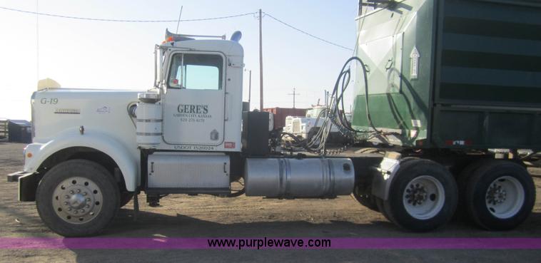 image for item B5700 1976 Kenworth W900 semi