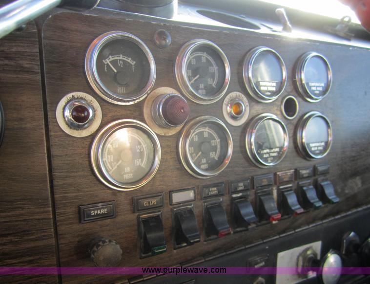 image for item B5700 1976 Kenworth W900 semi