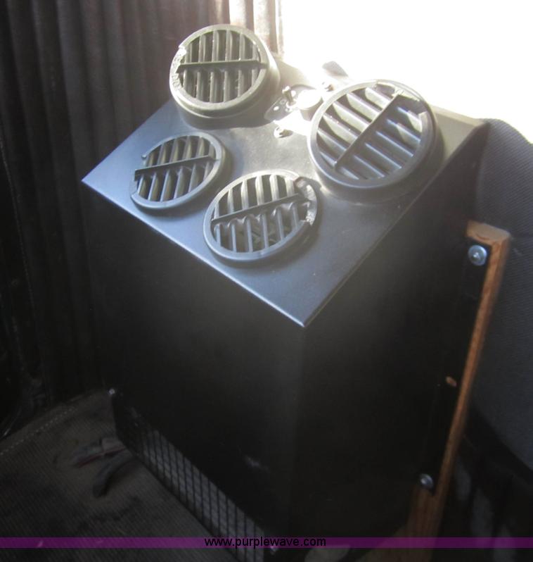 image for item B5700 1976 Kenworth W900 semi