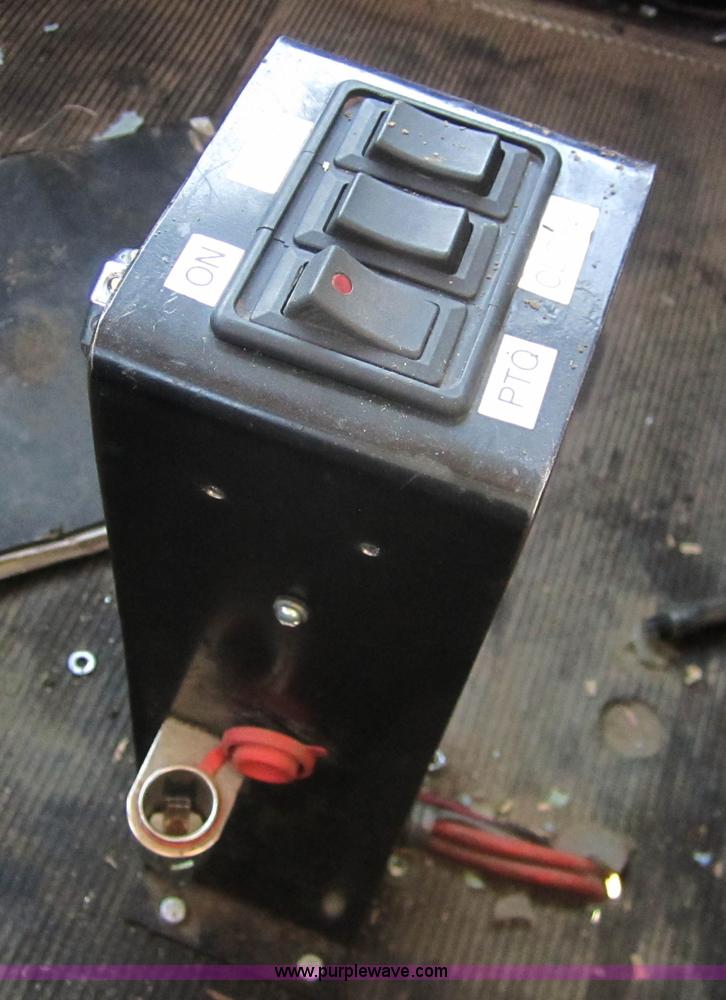 image for item B5700 1976 Kenworth W900 semi