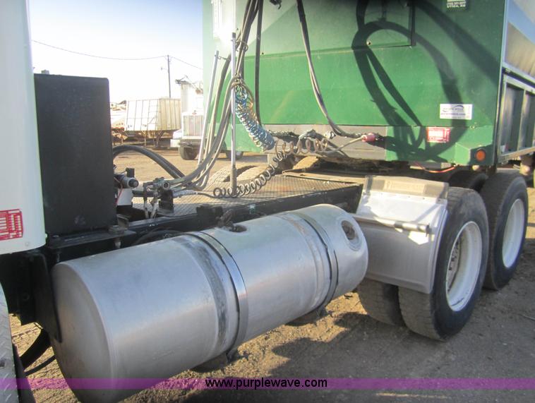 image for item B5700 1976 Kenworth W900 semi