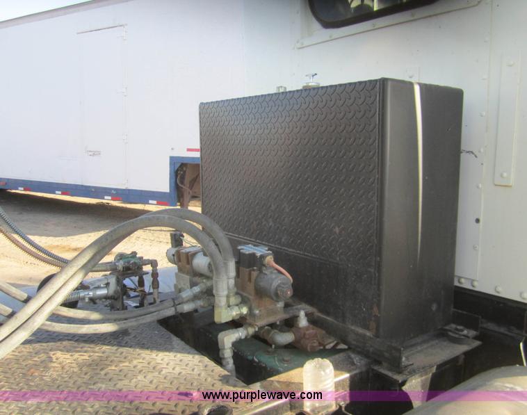 image for item B5700 1976 Kenworth W900 semi