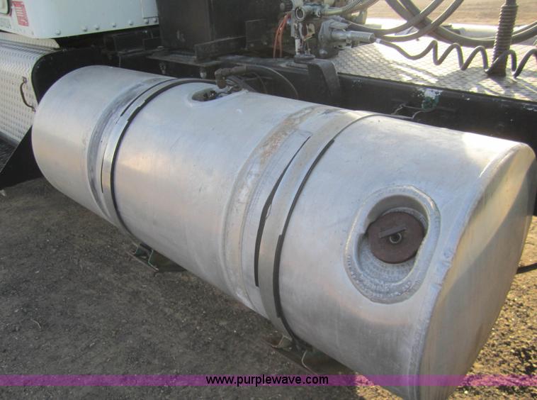 image for item B5700 1976 Kenworth W900 semi